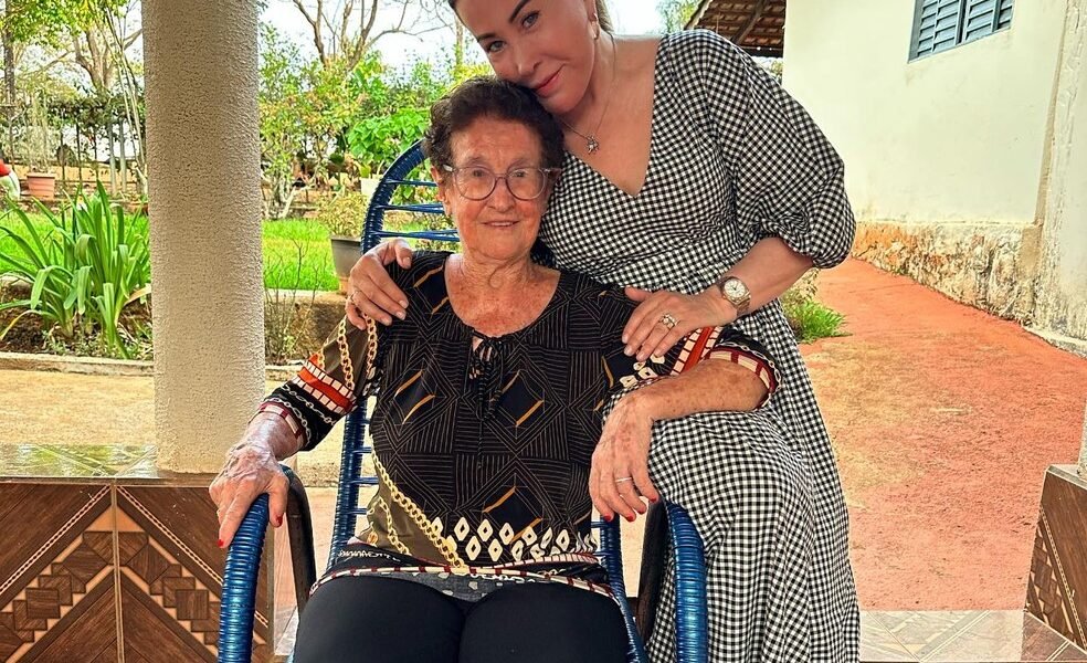 Zilu Godói posa a mãe de 89 anos em vinda ao Brasil Minha